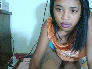 TriciaBella  live sex cam