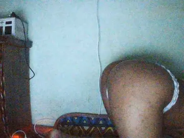 TriciaBella  live sex cam