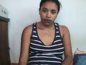 TriciaBella  live sex cam