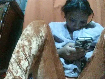 TriciaBella  live sex cam