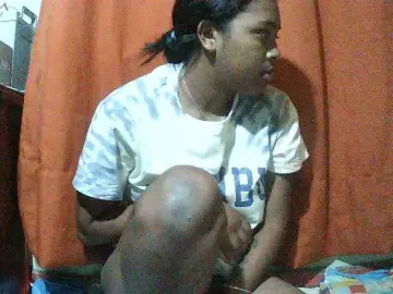 TriciaBella  live sex cam