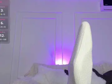 Ladycharm93  live sex cam