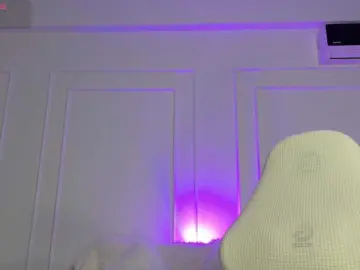 Ladycharm93  live sex cam