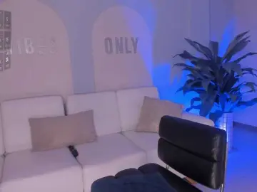 MiaFarrell  live sex cam