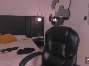 MiaFarrell  live sex cam