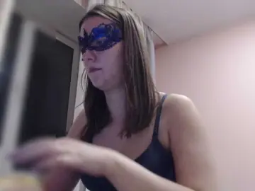 Urania33  live sex cam