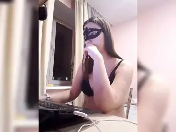 Urania33  live sex cam