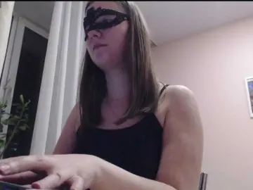 Urania33  live sex cam