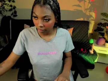 Zoe-saldana  live sex cam