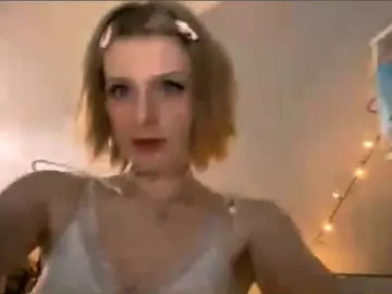 AideWaddick  live sex cam