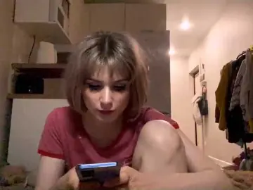 AideWaddick  live sex cam