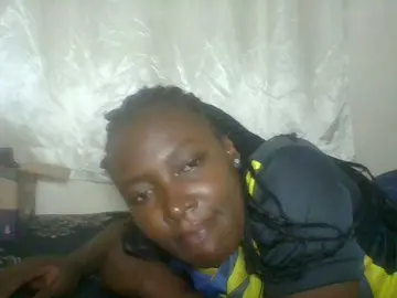 Blackqueen3  live sex cam