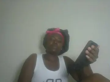 Blackqueen3  live sex cam