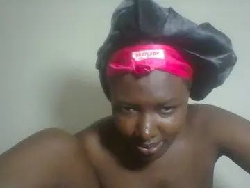 Blackqueen3  live sex cam