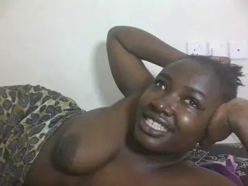 Blackqueen3  live sex cam
