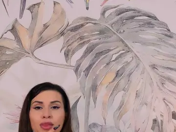 GoldCherry7  live sex cam