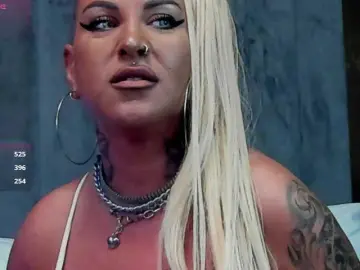 SierraQuinn  live sex cam