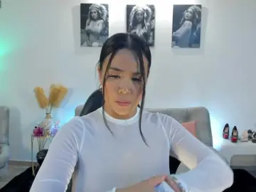 Puiyee13  live sex cam