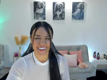 Puiyee13  live sex cam