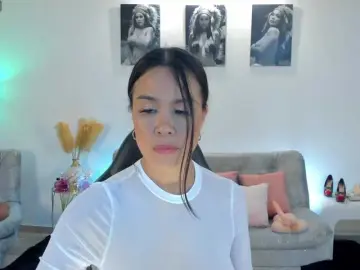 Puiyee13  live sex cam