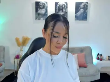 Puiyee13  live sex cam