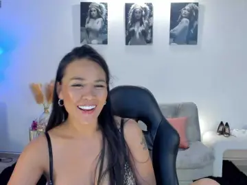 Puiyee13  live sex cam