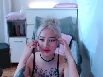 Gina-Lumara  live sex cam