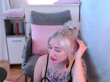 Gina-Lumara  live sex cam