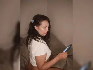 Lessa-voxx  live sex cam