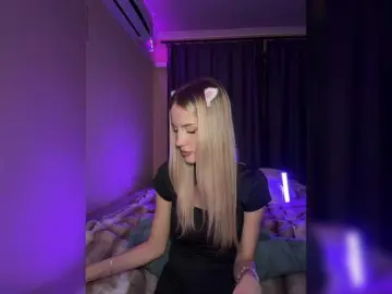 MikkiSweetie  live sex cam