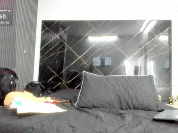 Cloeerabbyt  live sex cam