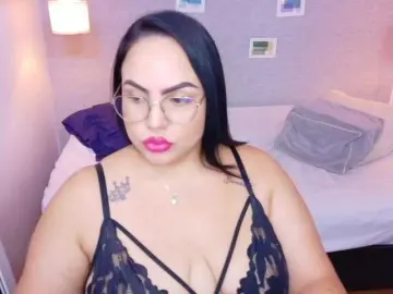 Curvy-sexyvalen  live sex cam