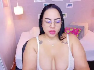 Curvy-sexyvalen  live sex cam