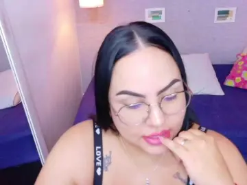Curvy-sexyvalen  live sex cam