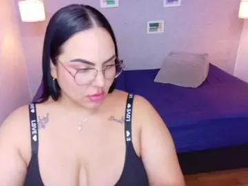 Curvy-sexyvalen  live sex cam