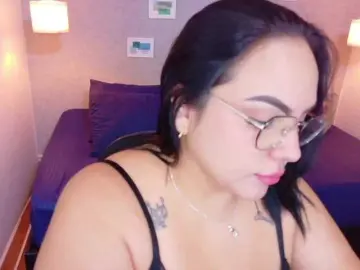 Curvy-sexyvalen  live sex cam