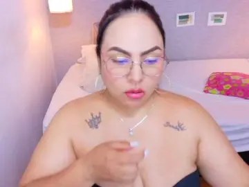 Curvy-sexyvalen  live sex cam