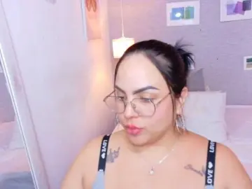 Curvy-sexyvalen  live sex cam