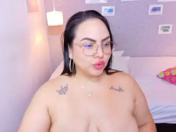 Curvy-sexyvalen  live sex cam