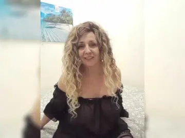 Mery8poppins  live sex cam