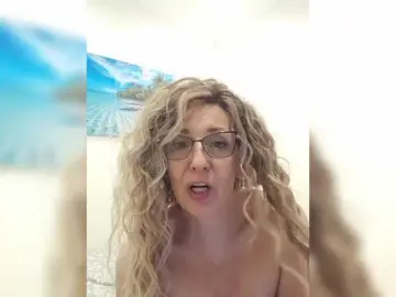 Mery8poppins  live sex cam