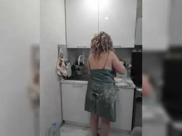 Mery8poppins  live sex cam