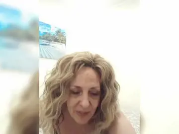 Mery8poppins  live sex cam