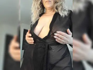 Mery8poppins  live sex cam
