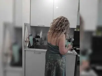 Mery8poppins  live sex cam