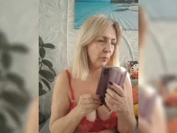 Mery8poppins  live sex cam