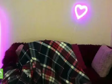 Aliciaredluv  live sex cam