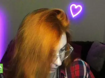 Aliciaredluv  live sex cam