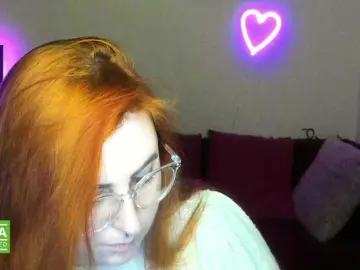 Aliciaredluv  live sex cam