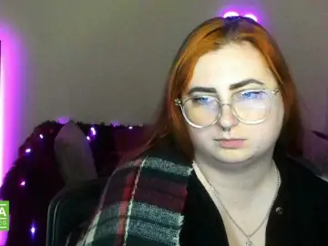 Aliciaredluv  live sex cam